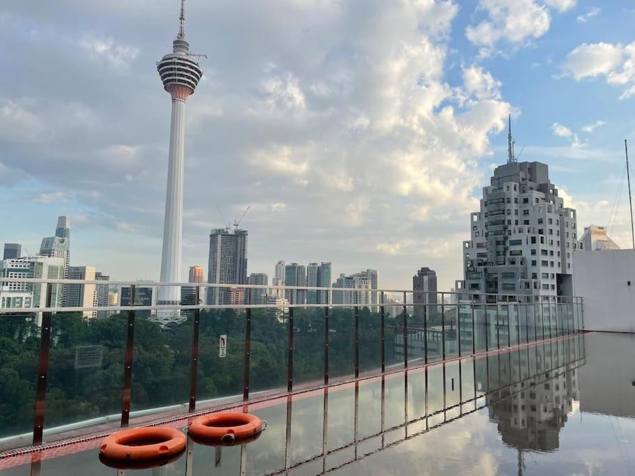 M101 Klcc Kl City King Suites By Livin Kuala Lumpur Extérieur photo